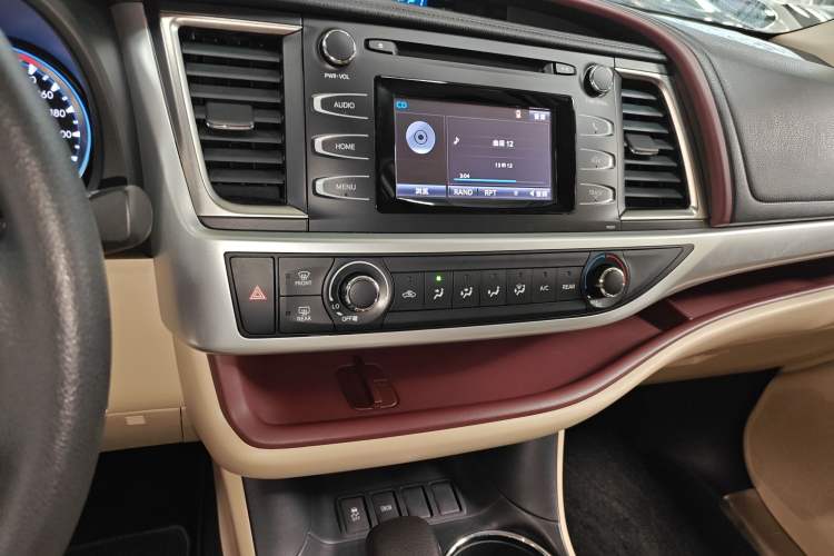 Used Toyota Highlander 2015 2.0T Two-Wheel Drive Elite Edition 7 Seats
