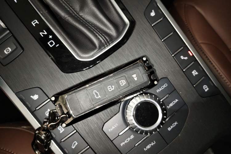 Used Wey VV5 2017 2.0T Ultra-Luxury Version
