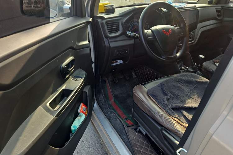 Used Wuling Hongguang V 2022 1.5L Enjoy Edition Electric-Powered LAR
