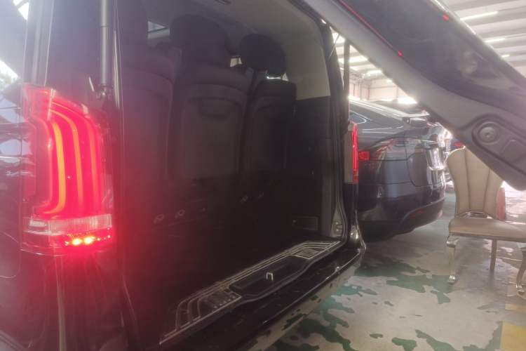 Used Mercedes-Benz V-Class 2017 V 260 L Prestige Extended Edition