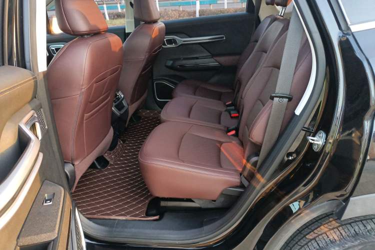 Used Geely Auto Haoyue 2022 1.8TD Automatic Prestige 7-Seater
