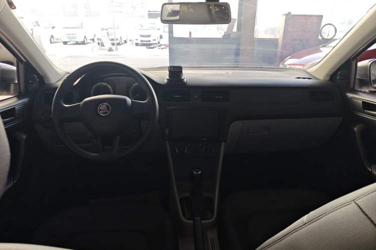 Used Skoda Rapid 2016 1.6L Automatic Front-Wheel Drive Model