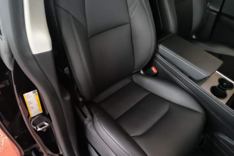 Used Tesla Model Y 2022 Long-Range All-Wheel-Drive Version