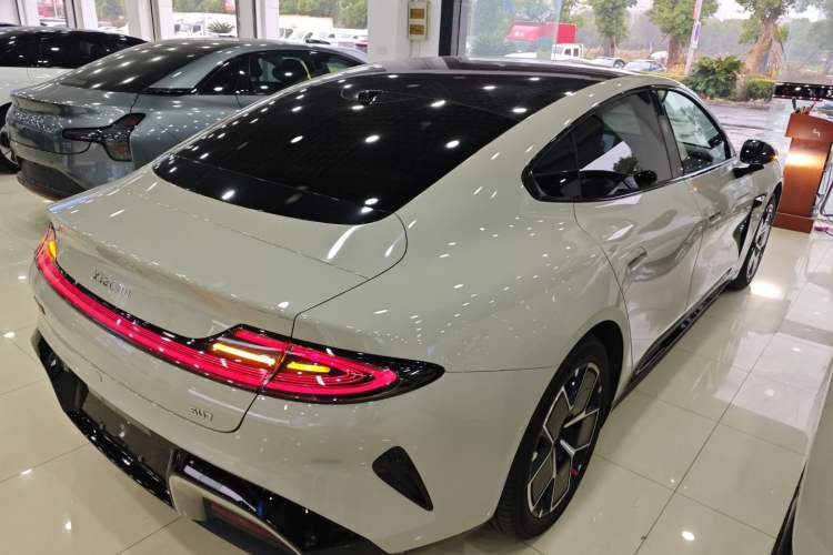 Used Xiaomi Auto SU7 2024 Rear-Drive Long-Range Intelligent Driving Version
