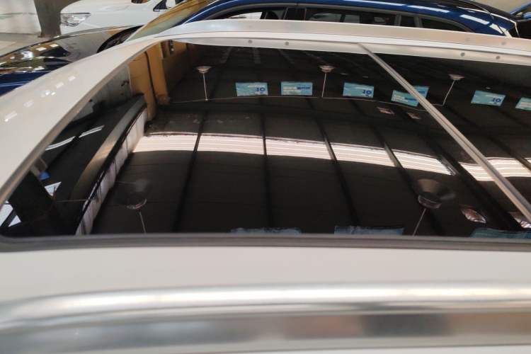 Used Cadillac XT4 2020 28T Two-Wheel-Drive Leading Version
