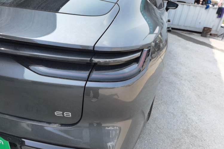 Used Geely Galaxy E8 2024 665 km Range Rear-Drive Starship Long-Range Version
