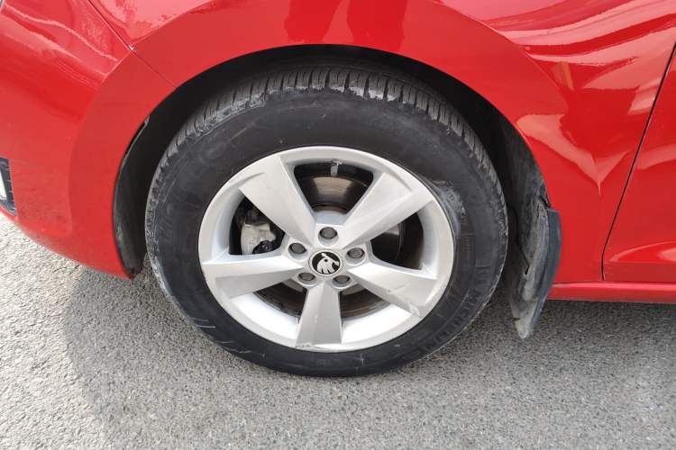 Used Skoda Rapid Spaceback 2014 1.6L Manual Enjoyment Edition