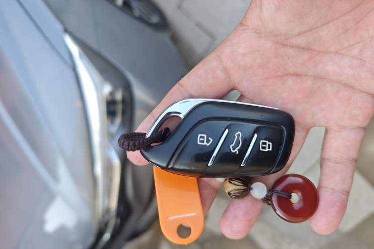 Used Roewe i5 2021 1.5L CVT Platinum Edition
