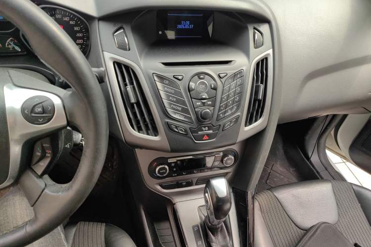 Used Ford Focus 2012 Sedan 1.6L Automatic Fashion Edition
