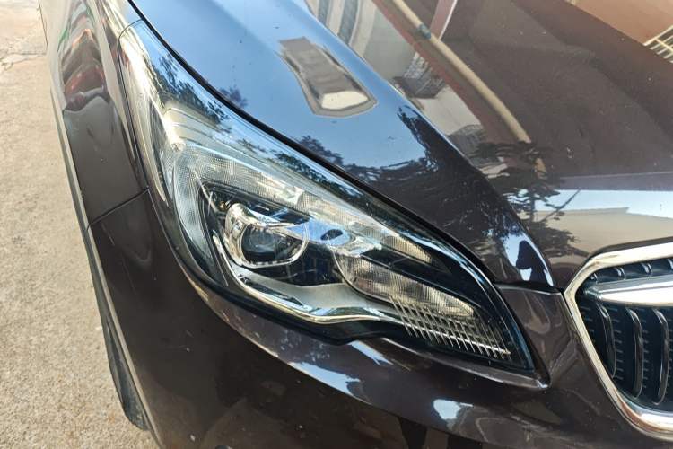 Used Buick Envision 2018 20T Two-Wheel Drive Luxury Model
