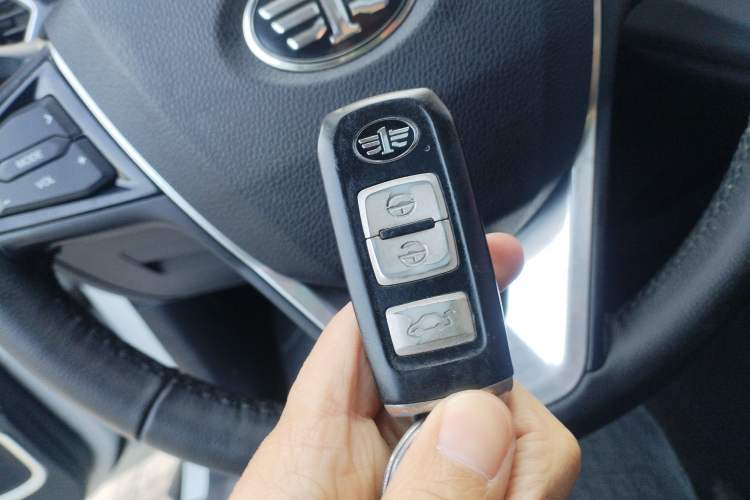 Used FAW Senya R7 2017 1.6L Automatic Smart Version
