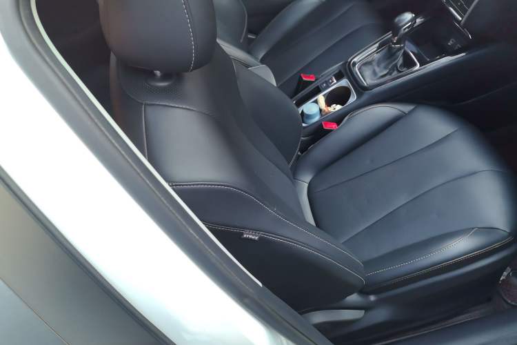 Used Roewe i5 2019 1.5L Automatic 4G Connected Linghao Flagship Edition
