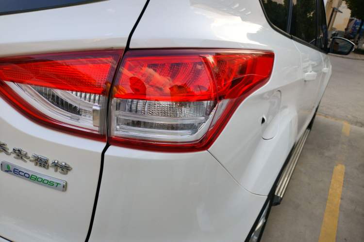 Used Ford Kuga 2015 1.5L GTDi Two-Wheel-Drive Comfort Model
