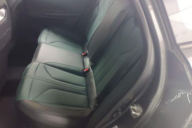 Used Changan UNI-V iDD 2024 Blue Whale Smart Electric iDD 136km ZhiKu Model