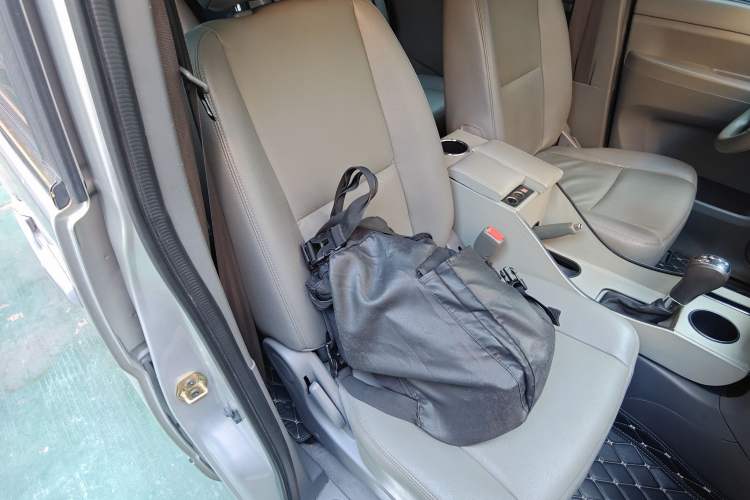 Used Dongfeng Shuaike 2012 2.0L Automatic Flagship 7-Seater
