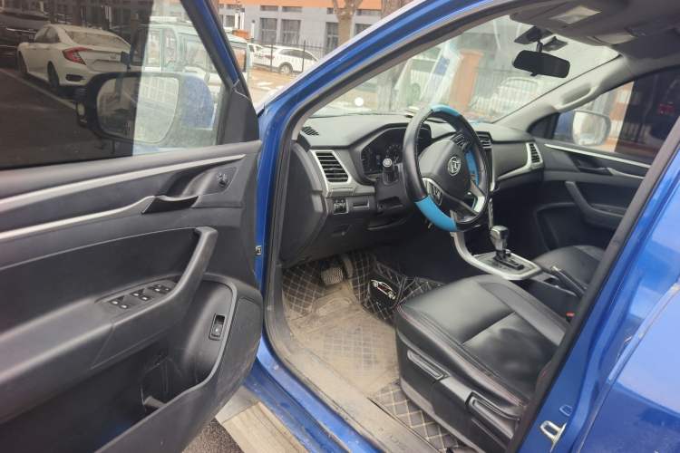 Used SAIC MAXUS T60 2017 2.0T Gasoline Automatic 4x4 High-Ride Elite Standard Cabin