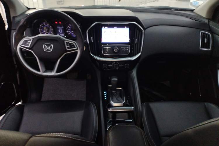 Used JMC Yusheng S350 2016 2.0T Automatic Two-Wheel Drive Gasoline Luxury Edition 5 Seats
