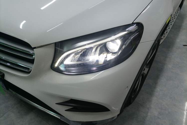 Used Mercedes-Benz GLC 2018 Facelift GLC 260 4MATIC Luxury Edition
