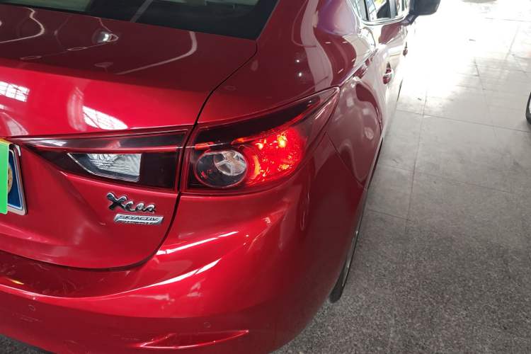 Used Mazda Mazda 3 Axela 2014 Sedan 2.0L Automatic Sport Model