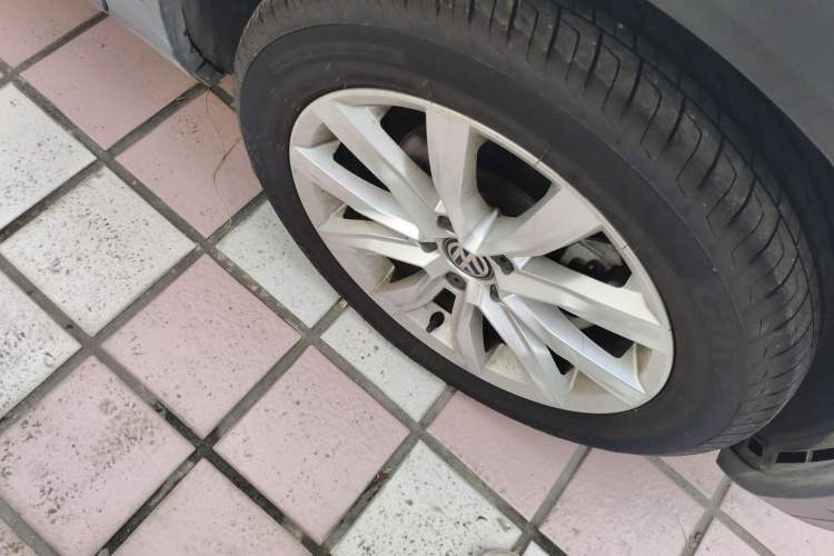 Used Volkswagen T-ROC 2018 230TSI DSG Two-Wheel Drive Advanced Version China V Standard
