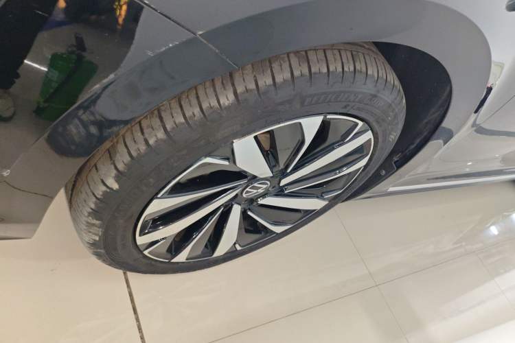 Used Volkswagen Passat 2022 330TSI Elite Edition Custom Version
