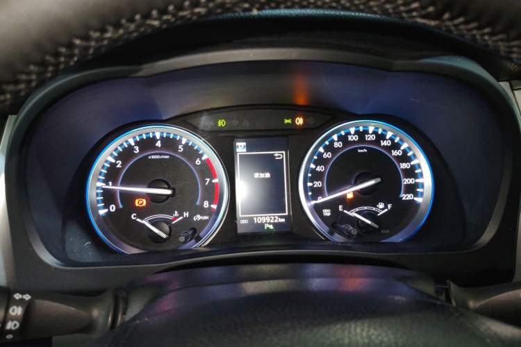 Used Toyota Highlander 2018 2.0T Four-Wheel Drive Luxury Edition 7 Seats China V Emission Standard
