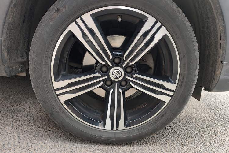 Used MG ZS 2017 1.5L Manual Deluxe Internet Edition
