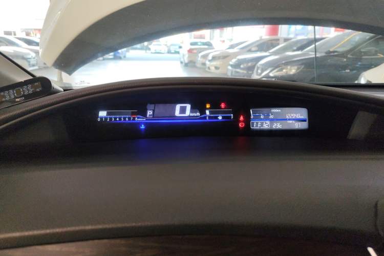 Used Honda Jade 2013 1.8L automatic Comfort version 5 seats
