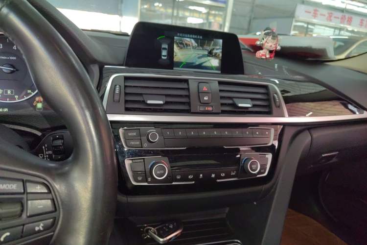 Used BMW 3 Series 2018 320Li Fashion Model
