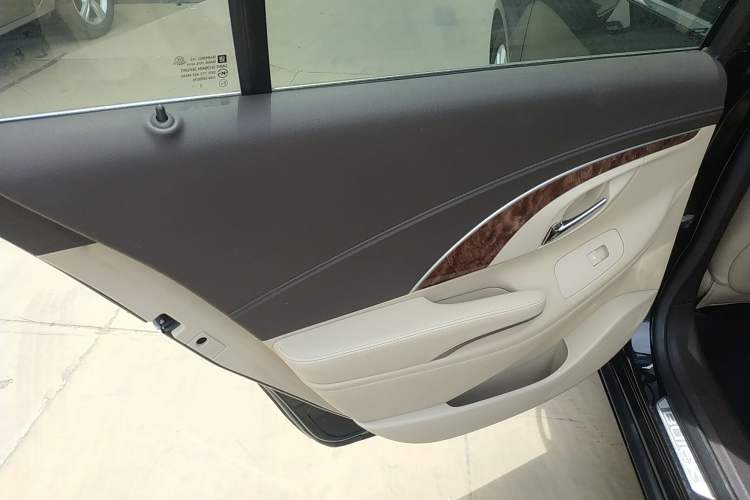 Used Buick LaCrosse 2013 2.4L SIDI Leading Comfort Version
