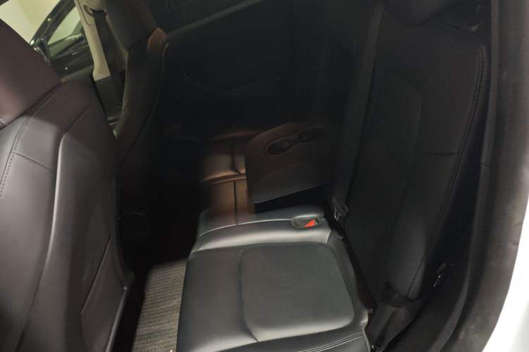 Used Tesla Model Y 2023 Long-Range All-Wheel-Drive Version
