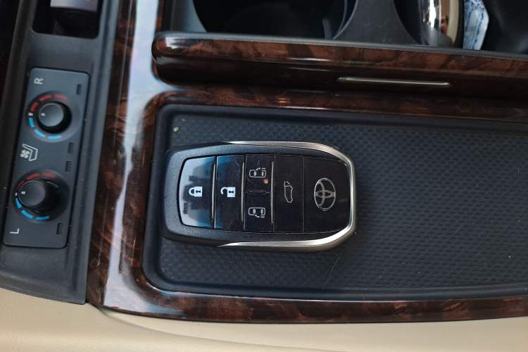 Used Toyota Alphard 2019 Dual-Engine 2.5L Luxury Edition