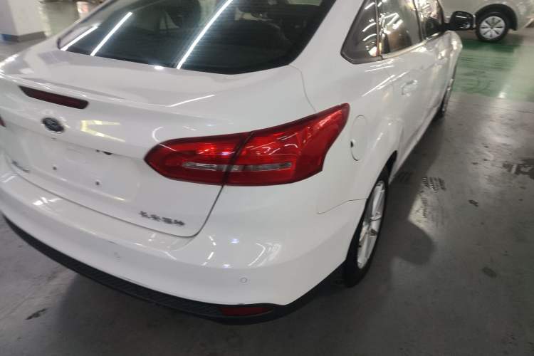 Used Ford Focus 2015 Sedan 1.6L Automatic Trend Model
