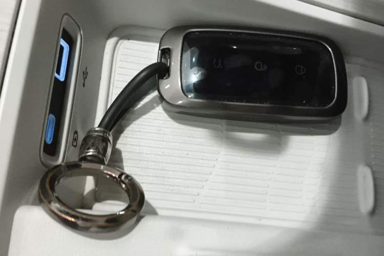 Used Geely Galaxy E8 2024 665 km Range Rear-Drive Starship Long-Range Version
