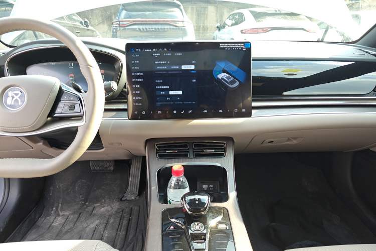 Used BYD Han 2025 EV with 701 km of Laser Radar-Enabled Intelligent Driving