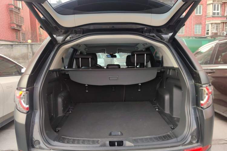 Used Land Rover Discovery Sport 2018 240 PS SE Version