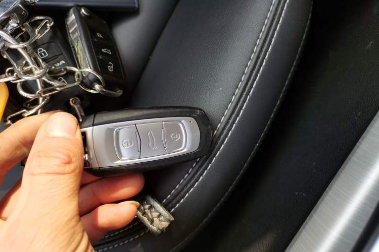 Used Geely Auto Emgrand X7 Sport 2018 1.8TD Automatic Two-Wheel Drive Smart Connect 4G Internet Edition
