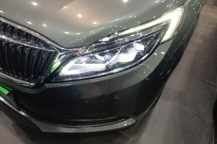 Used Buick GL8 2018 ES 28T Flagship Model China VI Standard
