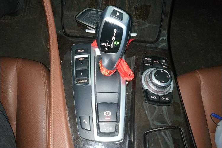 Used BMW 5 Series 2017 525Li Leading Model
