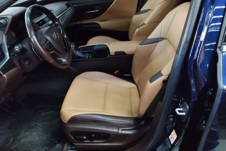 Used Lexus ES 2020 200 Luxury Edition
