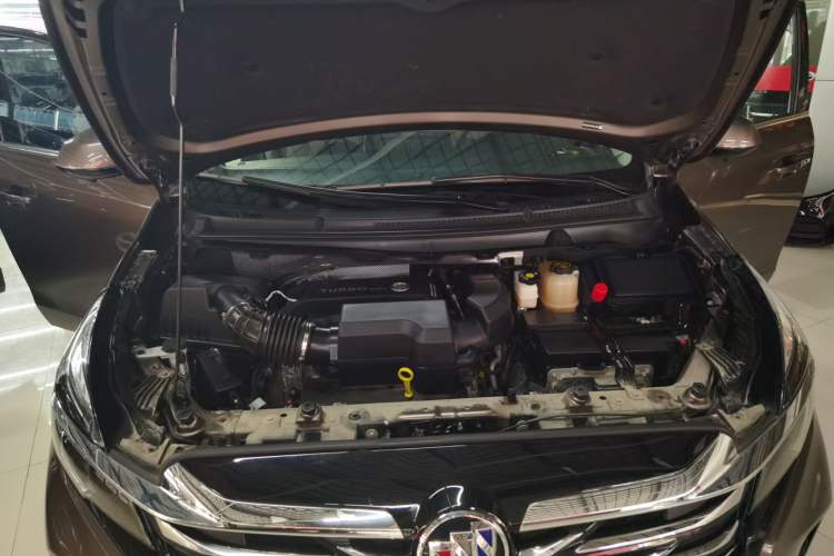 Used Buick GL8 2023 Land Executive Class Comfort Model
