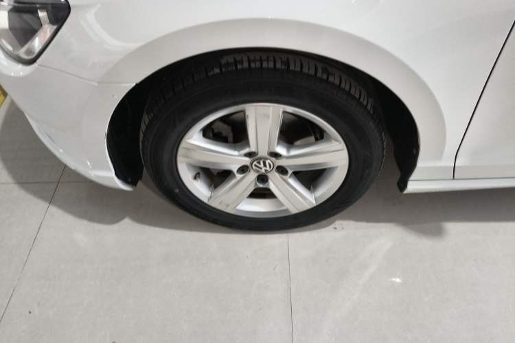 Used Volkswagen Lamando 2015 230TSI DSG Fashion Edition
