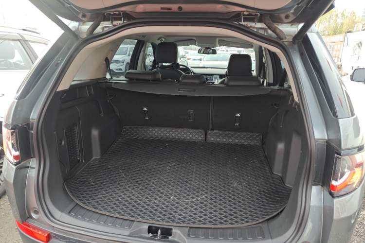 Used Land Rover Discovery Sport 2018 240 PS SE Version