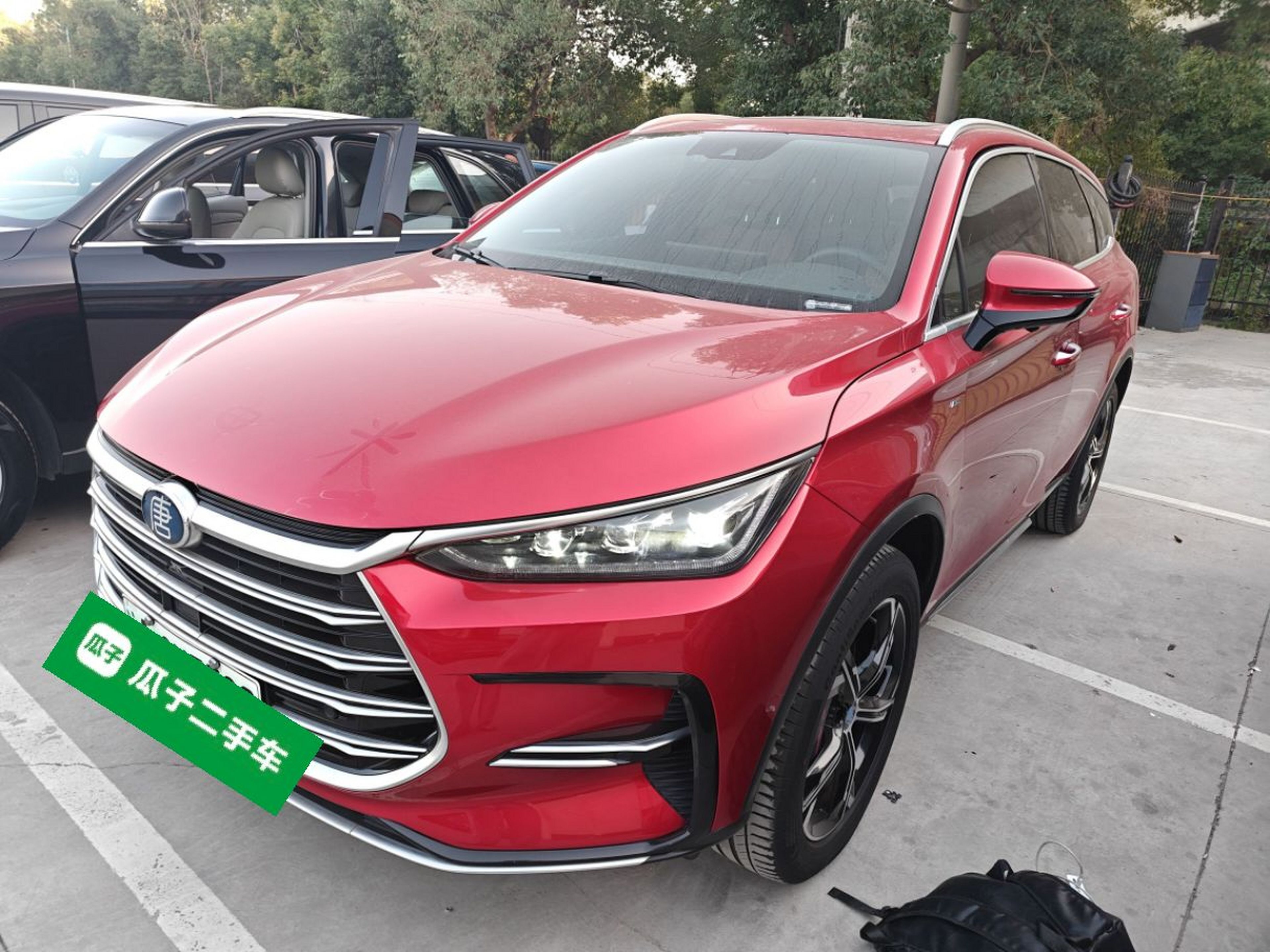 Под передней частью автомобиля