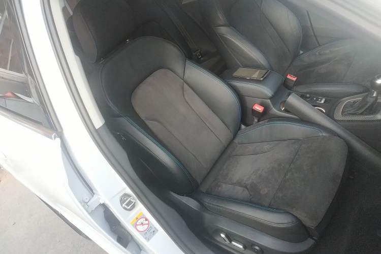 Used Audi Q3 2017 40 TFSI quattro all-wheel-drive sport model