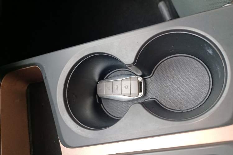 Used SOL E10X 2021 302 km Range Luxury Version 30.2 kWh