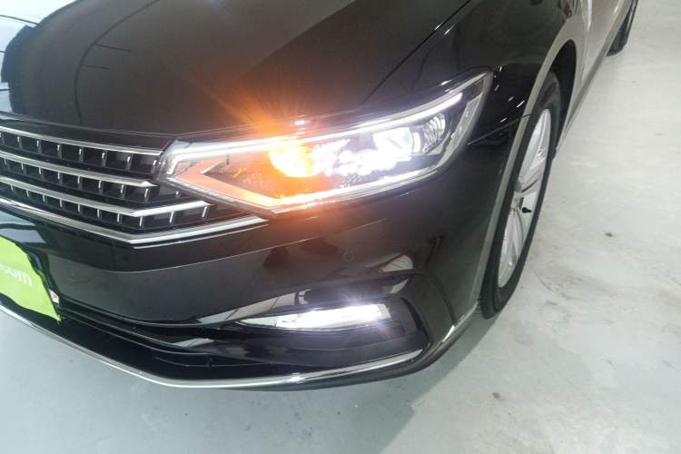 Used Volkswagen Magotan 2025 Zhongxiang Version 280TSI DSG Comfort Edition
