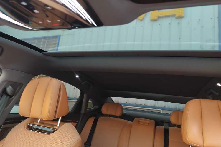 Used VOYAH PASSION 2024 PHEV Four-Wheel Drive Ultra-Long Range Flagship Model
