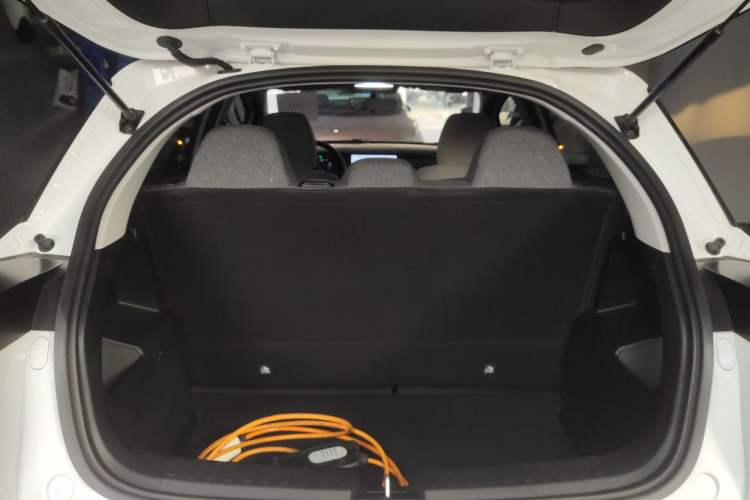 Used Geometry E Firefly 2024 301km Flowing Light
