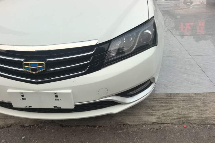 Used Geely Auto Emgrand 2015 Sedan 1.5L CVT Upward Version
